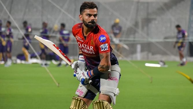 3 सर्वश्रेष्ठ बल्लेबाजी प्रदर्शन जो RCB के बल्लेबाजों ने KKR के खिलाफ IPL में किए
