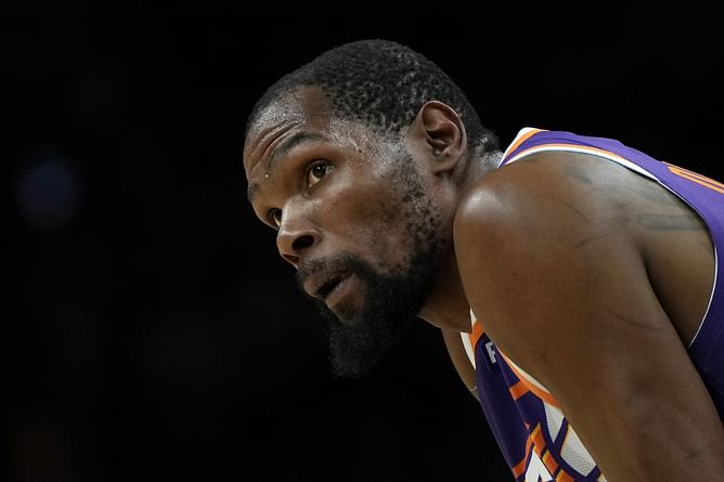 Kevin Durant doesn't mince words reacting to fans questioning Suns commitment