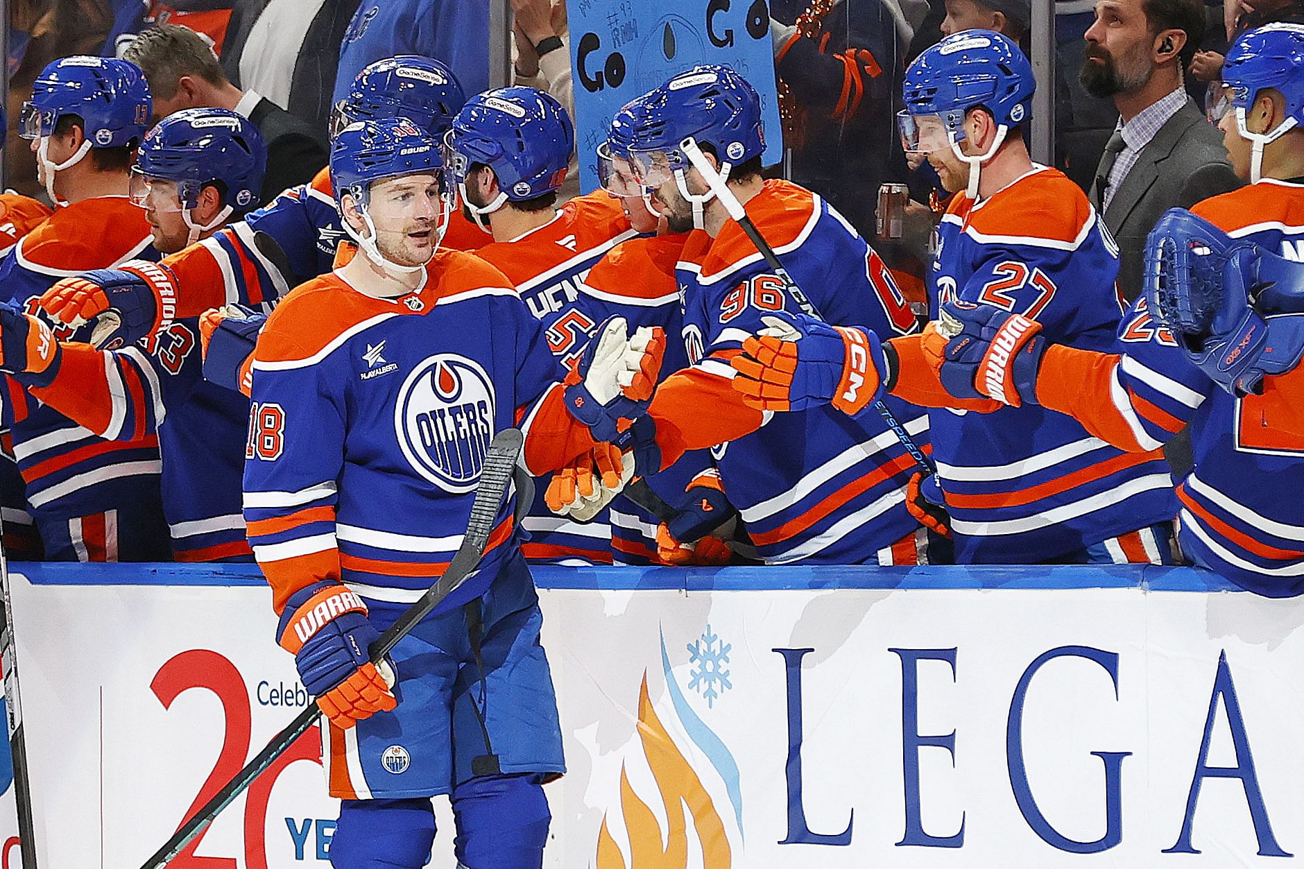 The Edmonton Oilers are favorites to win tonight (Imagn)