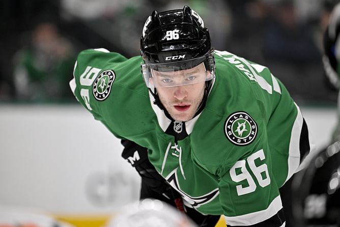 Mikko Rantanen senses urgency to build chemistry with Dallas Stars following recent trade from Carolina Hurricanes