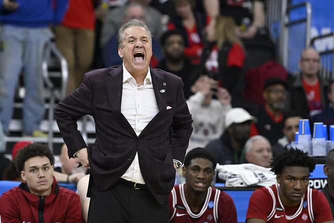 "Pretty sure this busted over 50% of brackets": Fans go wild as John Calipari's Arkansas pulls off March Madness upset on Bill Self's Kansas