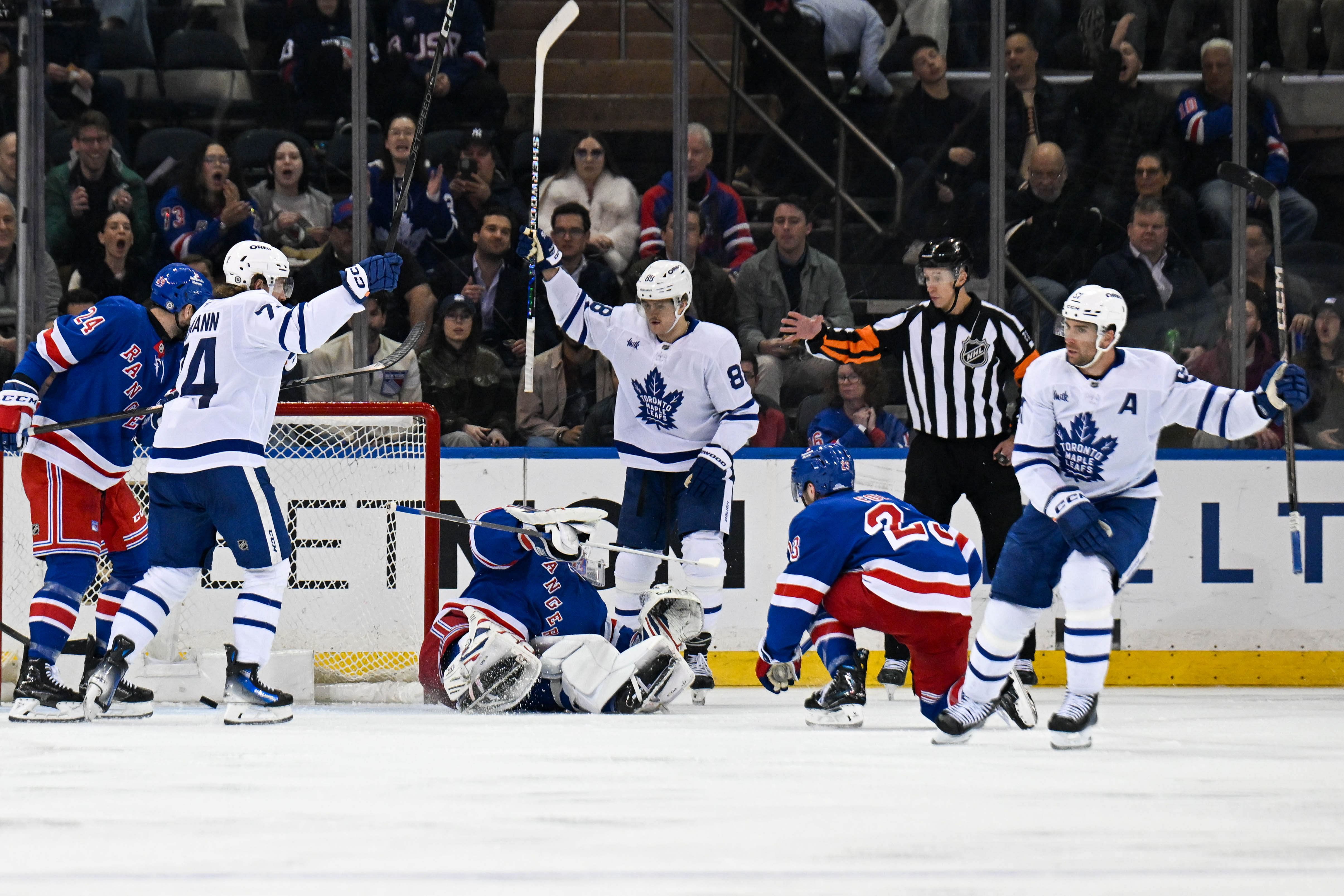 NHL: Toronto Maple Leafs at New York Rangers - Source: Imagn