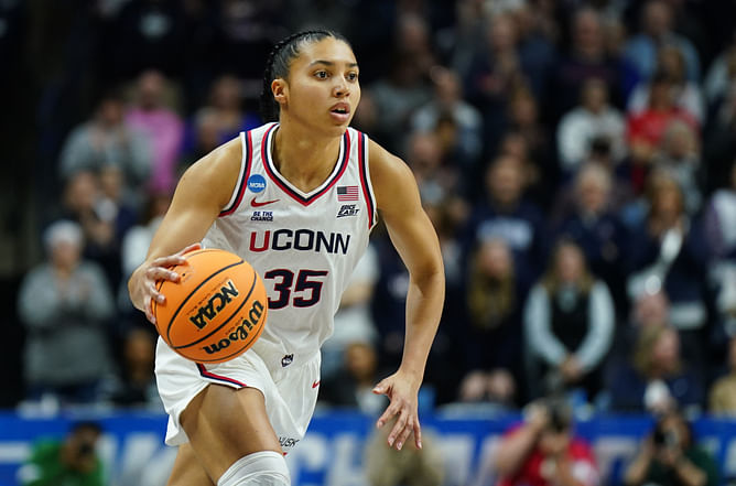 Azzi Fudd’s brother drops 3-word reaction after UConn star speaks about her future with Geno Auriemma's Huskies