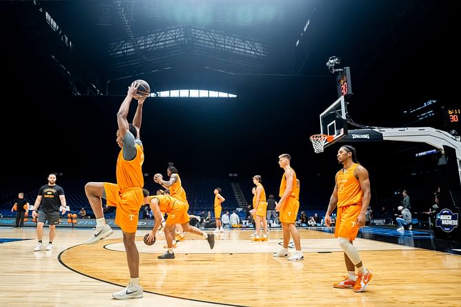 Why Lucas Oil Stadium is hosting Kentucky vs. Tennessee? March Madness game in a football stadium explained