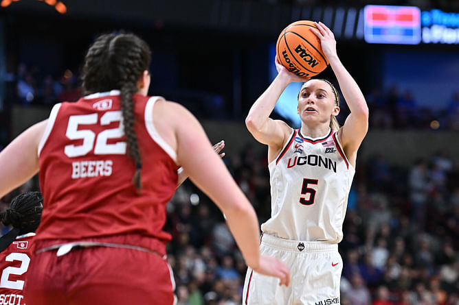"PAIGE BUCKETS" "That's how you dominate": Fans hype up Paige Bueckers as UConn star sets new career high in Sweet 16 vs Oklahoma