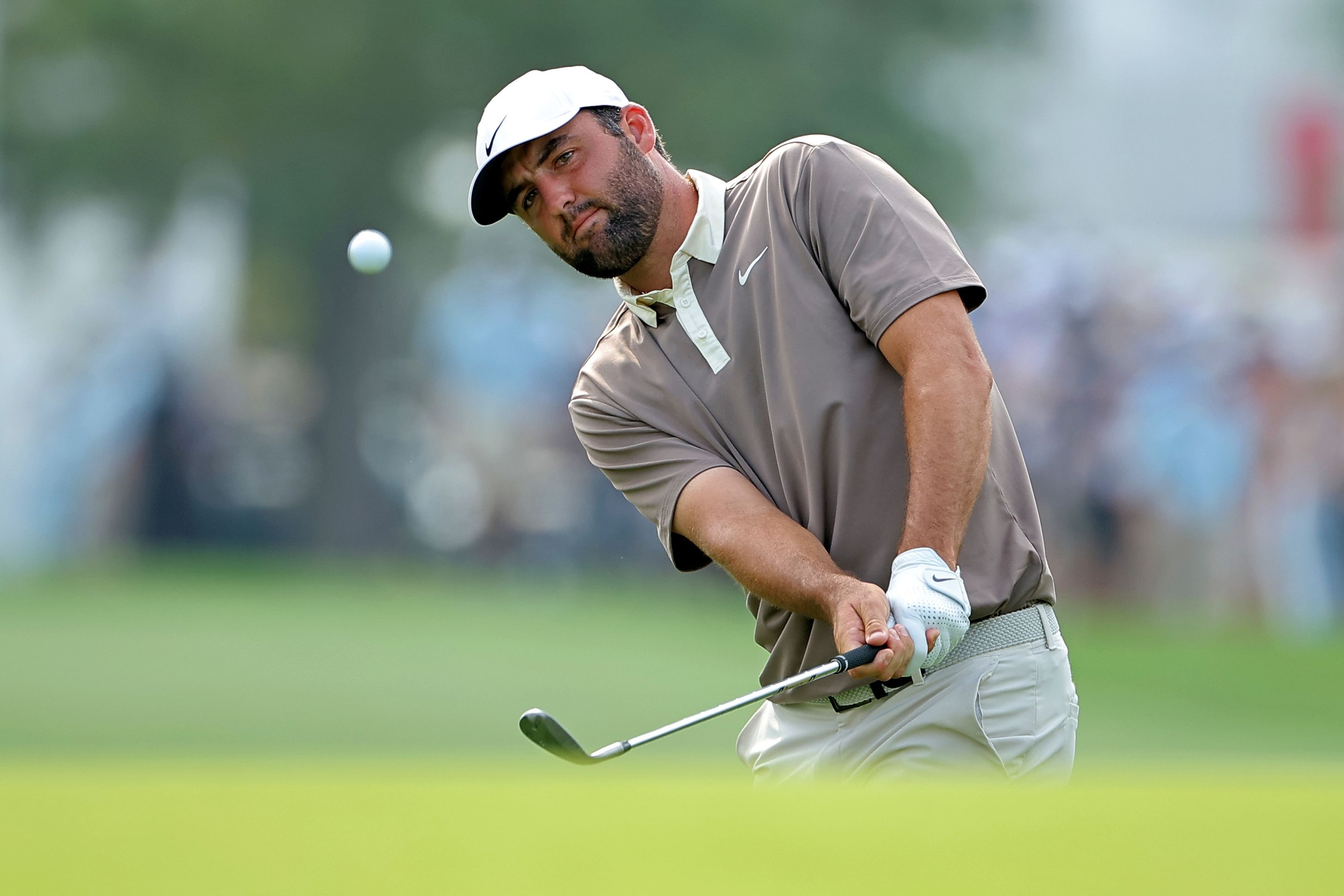 Scottie Scheffler is the favorite to win the Masters (Image via Imagn)