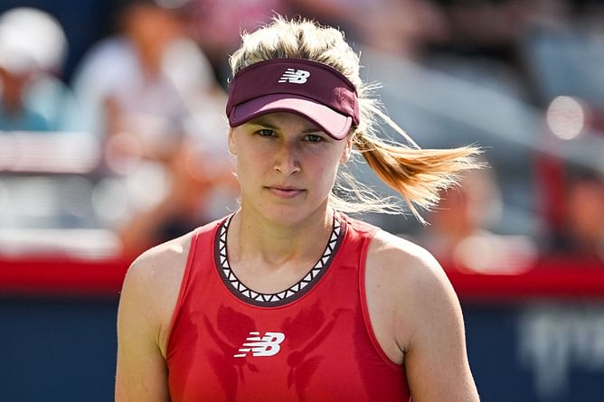 Eugenie Bouchard shares travel mishap as ‘nice man’ helps with her suitcase at Dallas airport only for the lock to mysteriously jam later