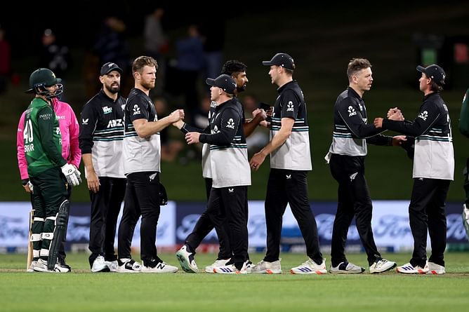 न्यूजीलैंड के सामने चौथे T20I में पाकिस्तान की निकली हेकड़ी, पहले गेंदबाज हुए फ्लॉप; फिर बल्लेबाजों ने डुबोई लुटिया