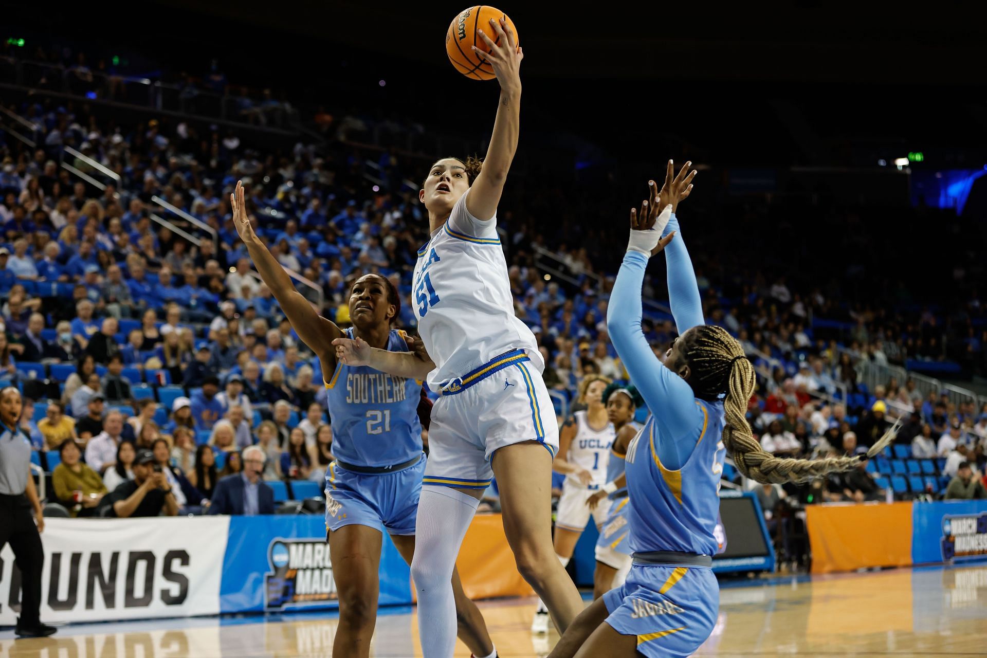 NCAA BASKETBALL: MAR 21 Div I Women