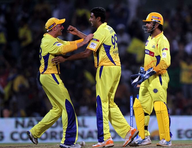 "Dhoni gave me the new ball, shrugged his shoulders and left" - R Ashwin recalls interesting incident involving Sachin Tendulkar ahead of IPL 2025