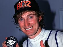 Watch: When Wayne Gretzky broke NHL goal record surpassing Gordie Howe 31 years ago