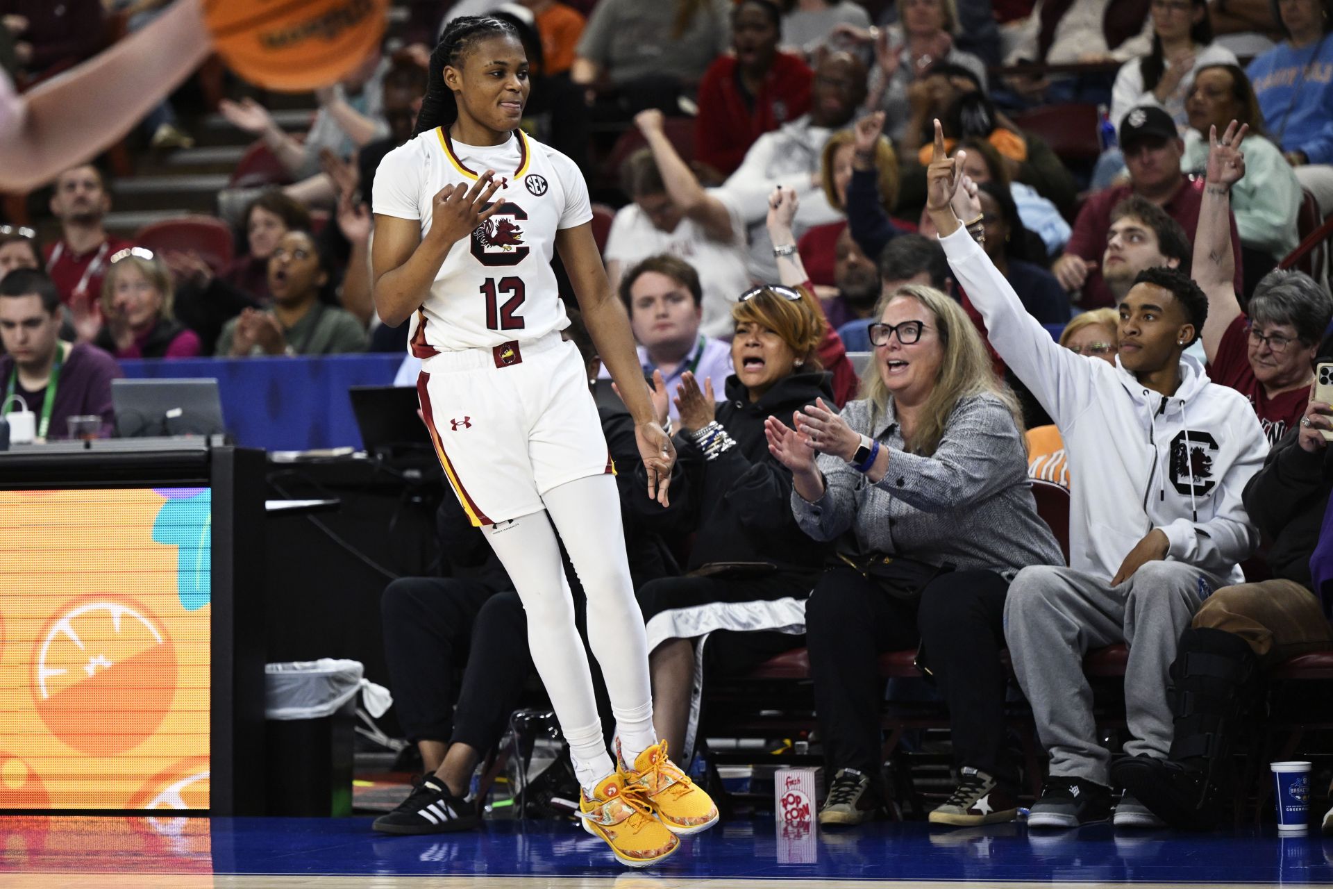 WATCH: South Carolina's Milaysia Fulwiley & GF JaMeesia Ford "shake it off" as they both become 2x SEC champs