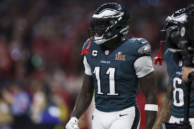 NFL analyst urges Eagles to trade A.J. Brown for being “chatty” about Jalen Hurts