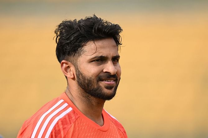 IPL 2025: शार्दुल ठाकुर मेगा ऑक्शन में अनसोल्ड होने के बावजूद LSG के लिए क्यों खेल रहे हैं? जानें बड़ा कारण