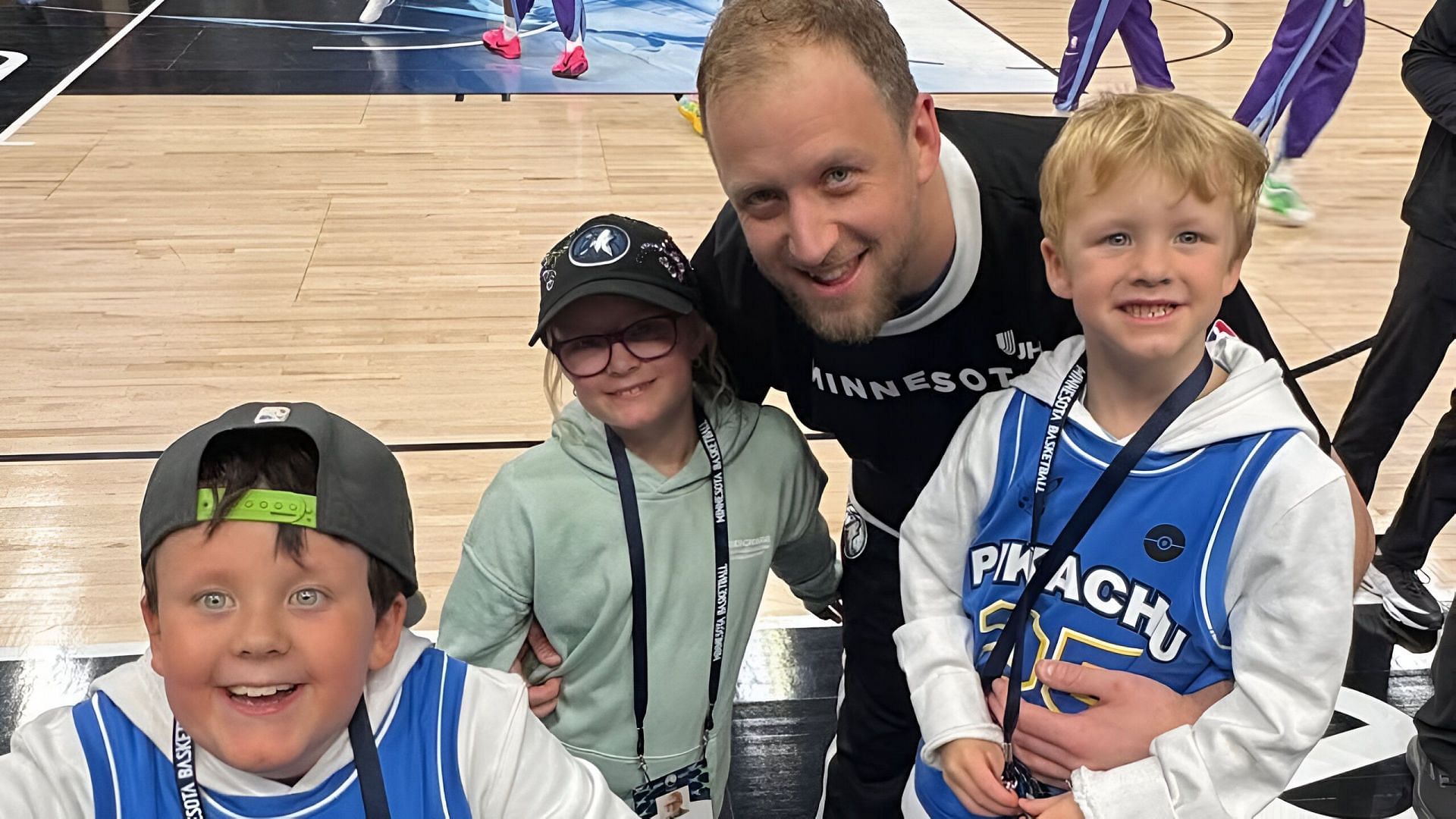 Joe Ingles and his children. Credits: Instagram (@renaeingles)