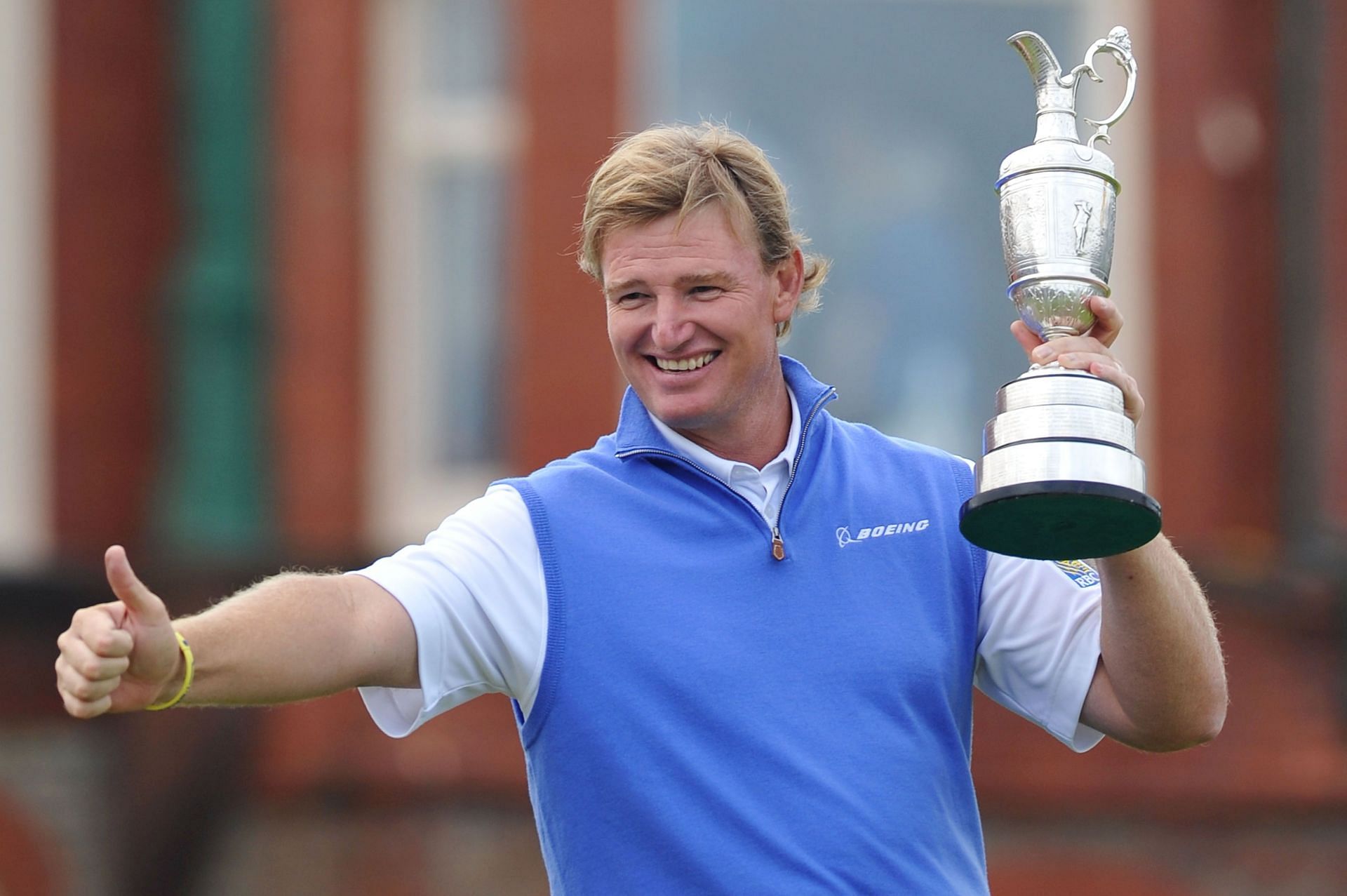 Els after winning the 141st Open Championship in 2012 (via Getty)