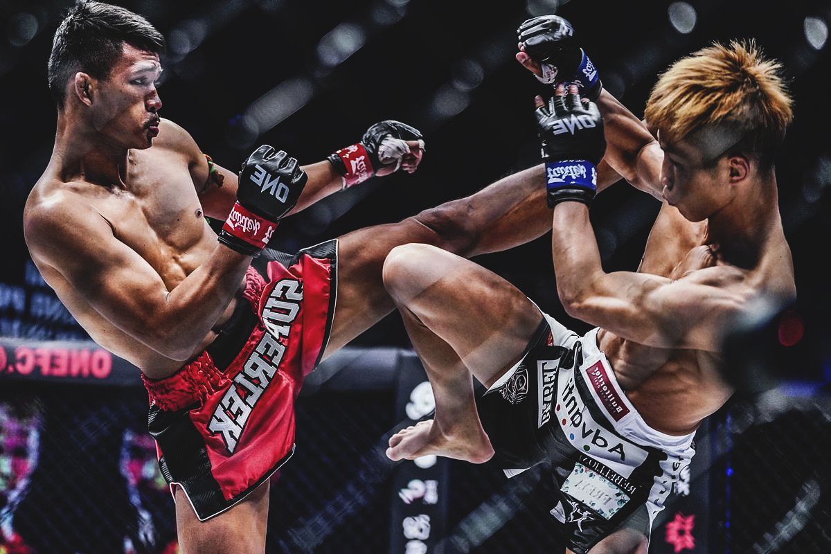 WATCH: Thai superstar Superlek Kiatmoo9 goes sniping in complete domination of Japan's Taiki Naito in Singapore