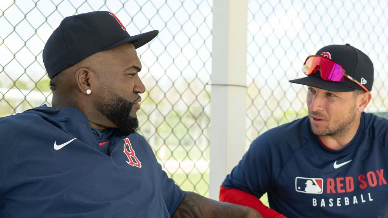 David Ortiz (L) with Alex Bregman (L) (Images from - Instagram.com/@redsoxbeisbol)