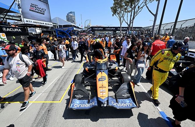 Watch: 3 activities for fans during an IndyCar race, ft. Autograph sessions with the likes of Arrow McLaren stars