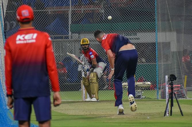 Virat Kohli aces RCB's skills challenge during practice ahead of IPL 2025 [Watch]