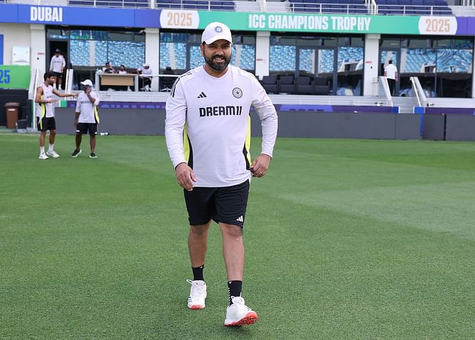 Champions Trophy 2025 : रोहित शर्मा के पास है इतिहास रचने का मौका, फाइनल मैच जीतने पर एम एस धोनी के खास रिकॉर्ड की कर लेंगे बराबरी