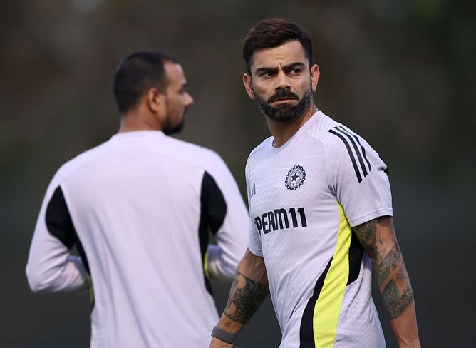 Virat Kohli gives autographs to fans ahead of IND vs NZ 2025 Champions Trophy final [Watch]
