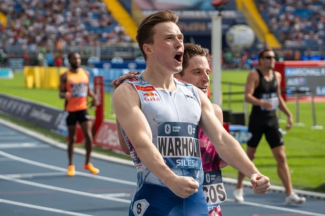"Extremely stupid" "Norwegians are different" - Fans divided as Olympic gold medalist Karsten Warholm 'hurdles' over a frozen lake