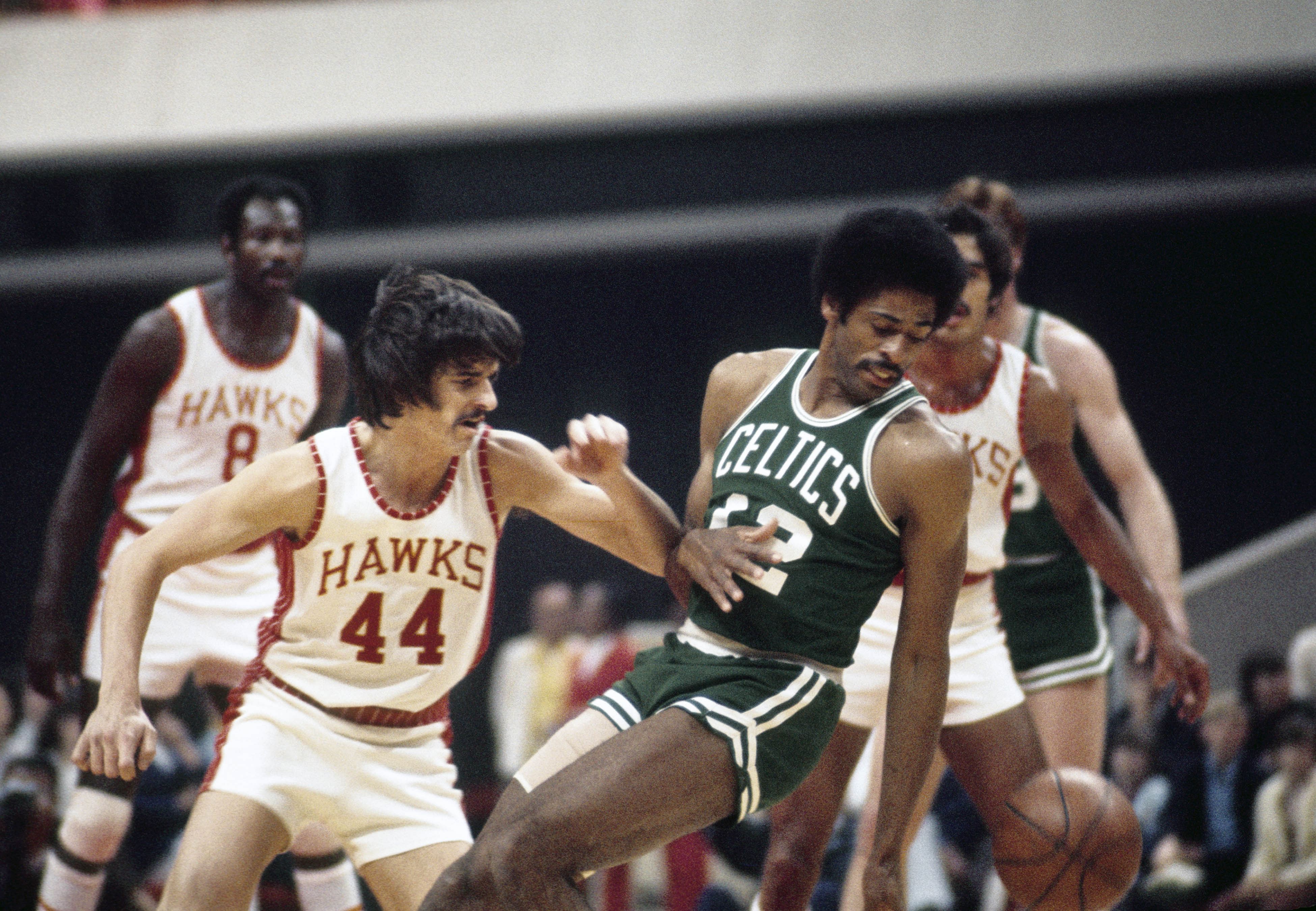 Maravich&#039;s knees cost him the rest of his career in 1980 - Source: Imagn