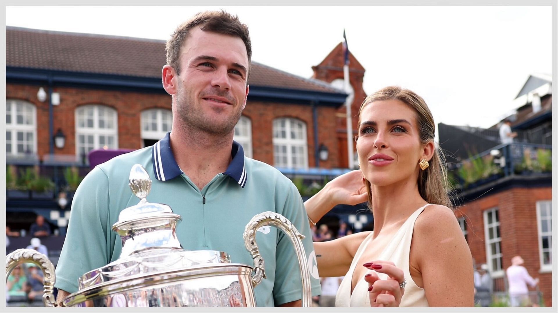 Tommy  Paul with his girlfriend Paige Lorenze. Source: Getty