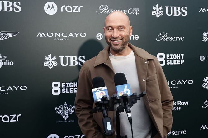 "I would sit up at night with her & watch the games" - When Derek Jeter shared the earliest memory of being a Yankee fan