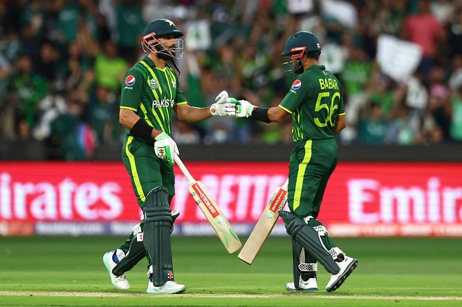 इंग्लैंड की टीम के लिए खेलेगा यह पाकिस्तानी खिलाड़ी, NZ vs PAK सीरीज के बीच लिया बड़ा फैसला