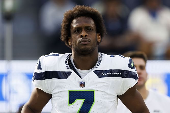 Ex- NFL LB drops shocking prediction for Shedeur Sanders and Sam Darnold after Geno Smith's Raiders trade