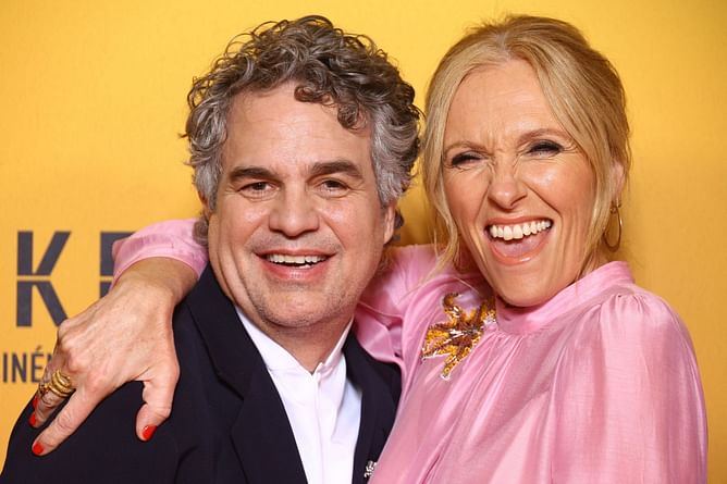 "I’m so obsessed with what these two are doing" - Fans are in love with Mark Ruffalo and Toni Collette's chemistry in Mickey 17