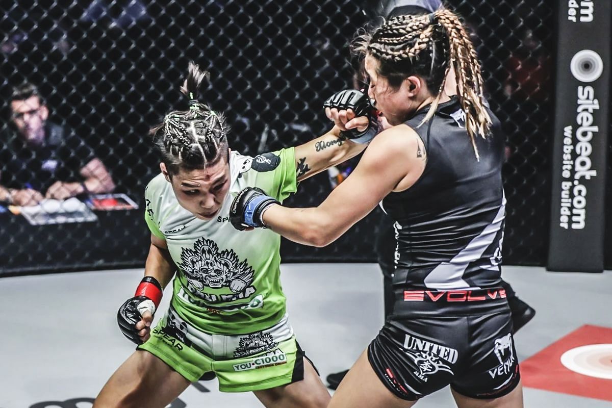 Xiong Jing Nan battling Angela Lee back in March 2019. [Photo via: ONE Championship]