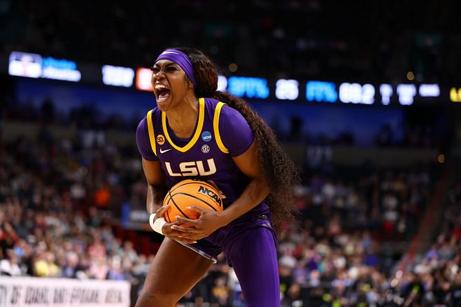 "Great job beautiful": Flau'jae Johnson's mom Kia showers praise on Aneesah Morrow after performance vs. NC State