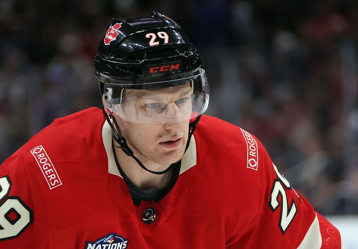 Who is Nathan MacKinnon Girlfriend, Charlotte Walker?