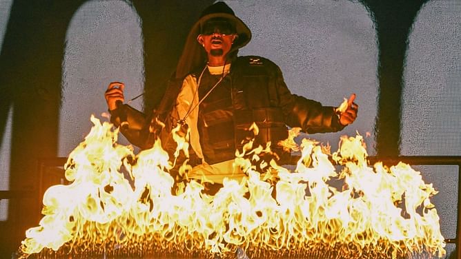 “it just looks like a listening party” - Internet reacts to Playboi Carti’s performance of ‘GOOD CREDIT’ at Rolling Loud California 2025