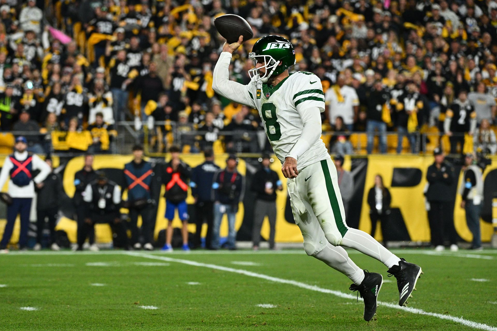 Aaron Rodgers during New York Jets v Pittsburgh Steelers - Source: Getty