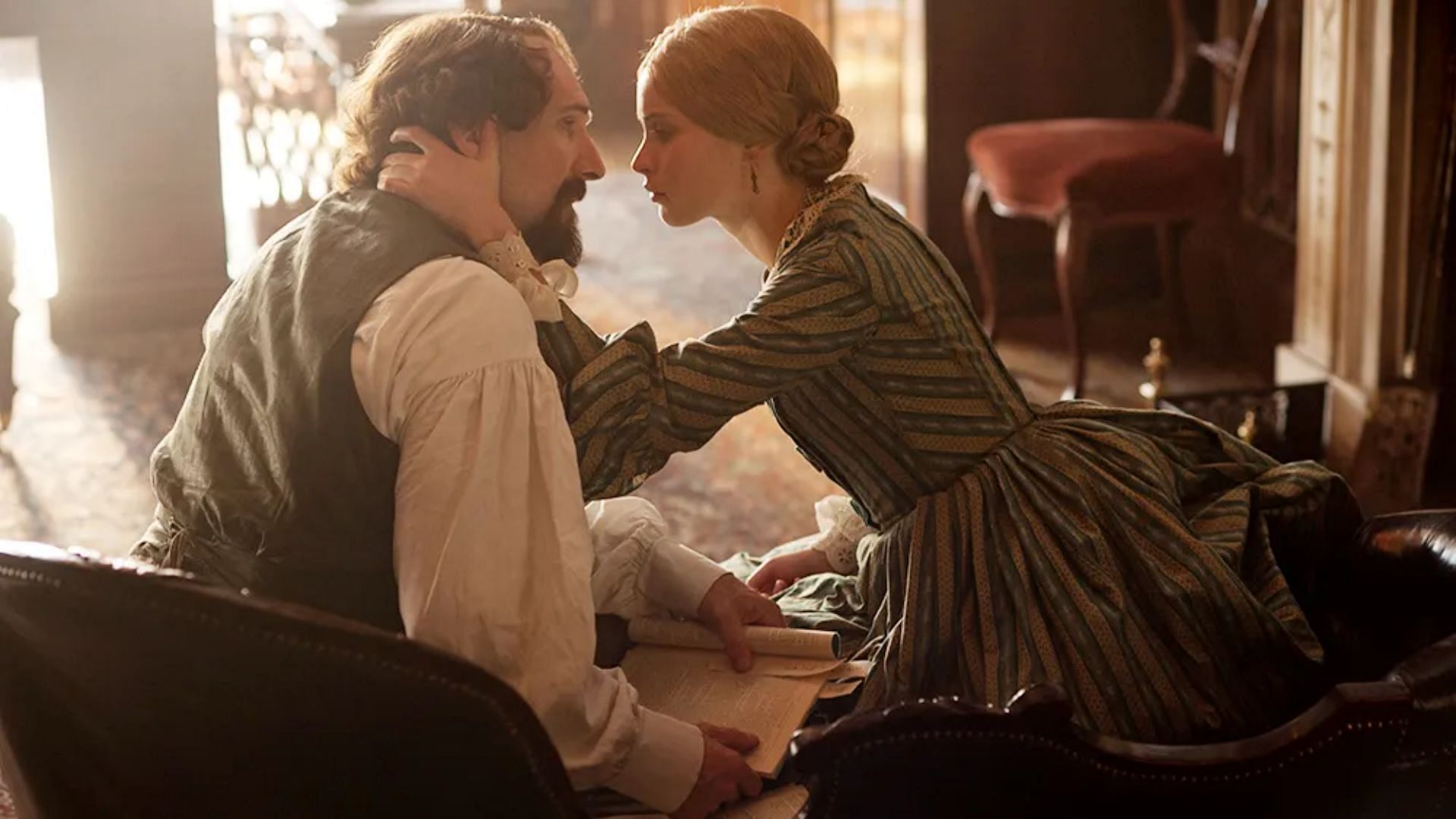 Bookworms should make a point to watch this well-acted Ralph Fiennes movie (Image via Sony)