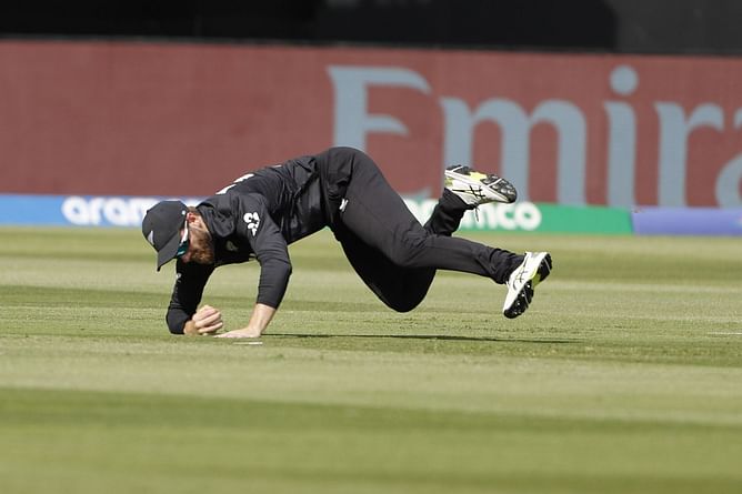 Kane Williamson takes a brilliant left-handed catch to dismiss Ravindra Jadeja for 16 in IND vs NZ 2025 Champions Trophy clash [Watch]