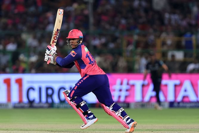 "Your mate has just been demolished" - Ex-Aussie spinner slams Shimron Hetmyer for friendly chat with Quinton de Kock after RR vs KKR IPL 2025 match