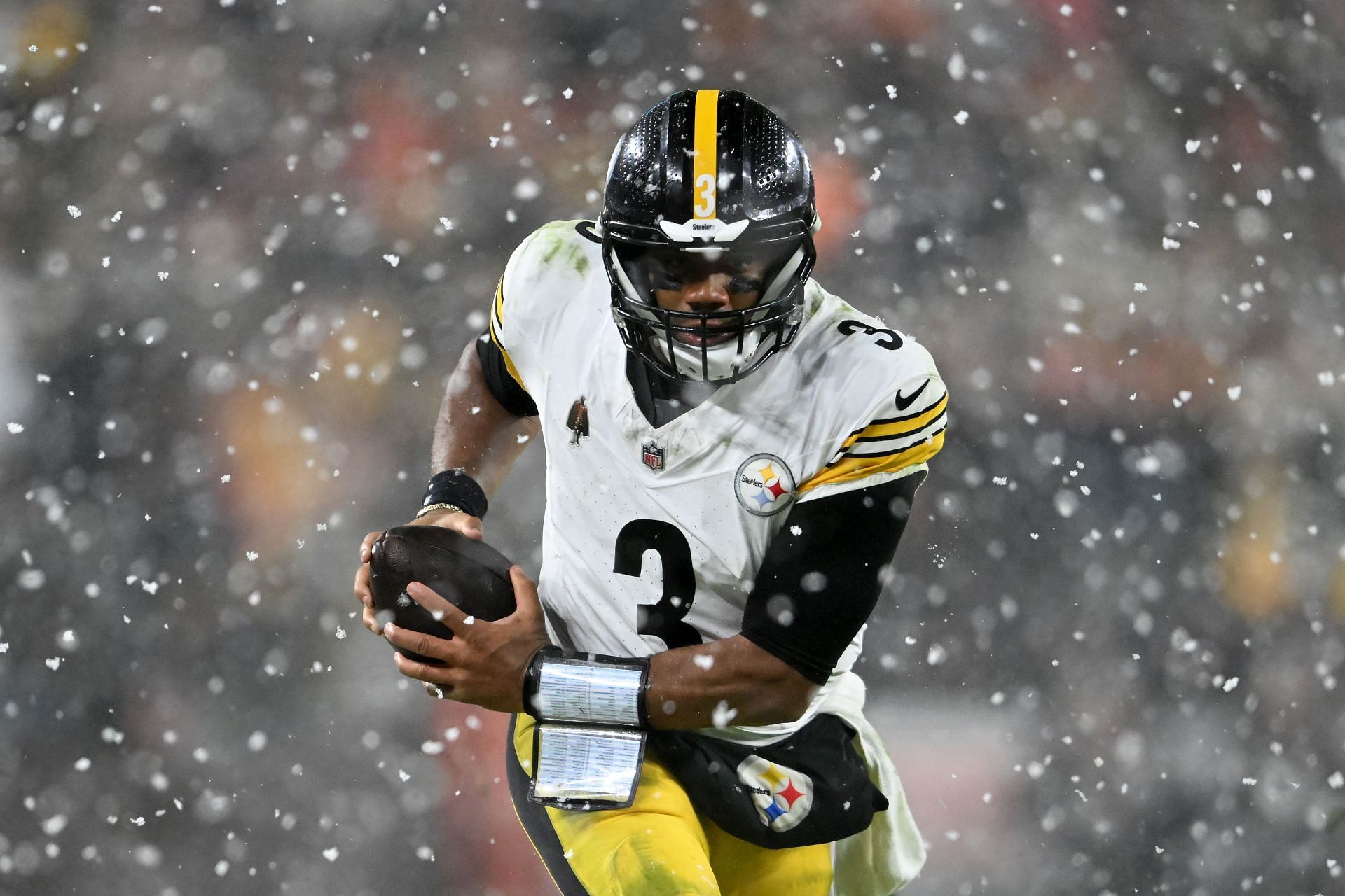 CLEVELAND, OHIO - NOVEMBER 21: Russell Wilson #3 of the Pittsburgh Steelers runs the ball against the Cleveland Browns during the third quarter in the game at Huntington Bank Field on November 21, 2024 in Cleveland, Ohio. (Photo by Nick Cammett/Getty Images) - Source: Getty