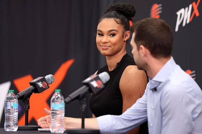 Satou Sabally drops 4-word reaction to goofy link up with $8,000,000 tennis star at Miami Open