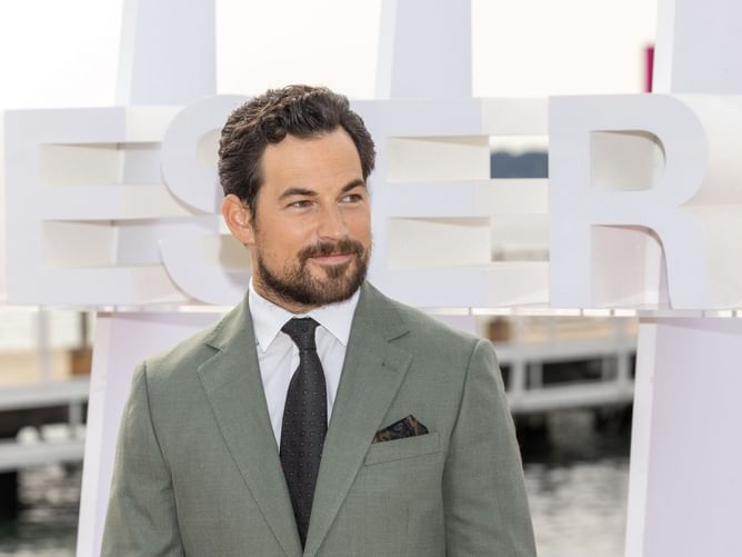 Why did Andrew DeLuca leave Grey's Anatomy? Details explored