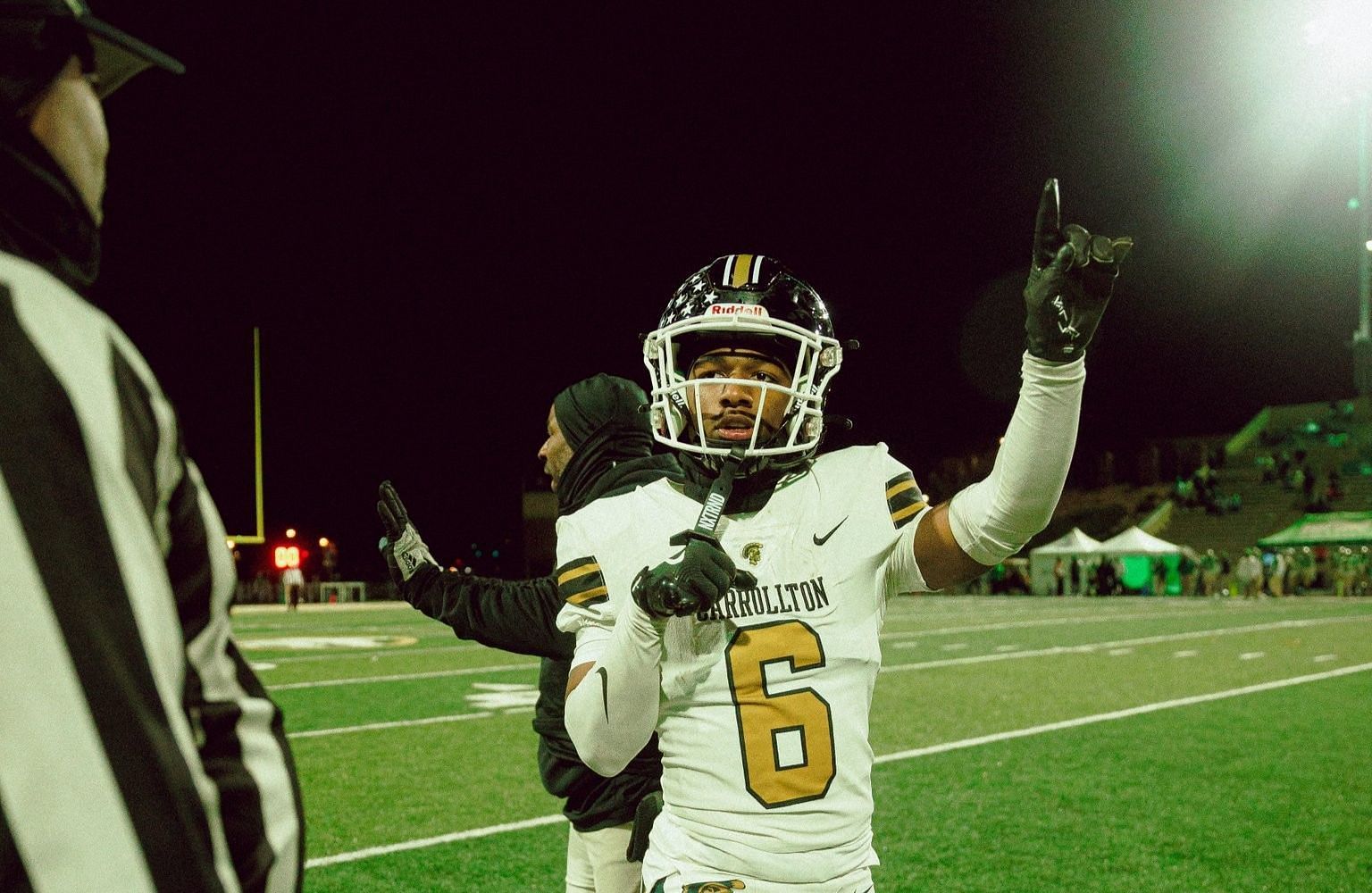 Carrollton High School WR Peyton Zachary #6 during a game. Image via @peytonzachary4 on X 