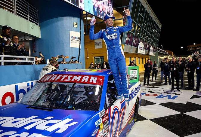 Kyle Larson drops 5-word response to his hard-fought Truck win ahead of tripleheader sweep in Homestead-Miami