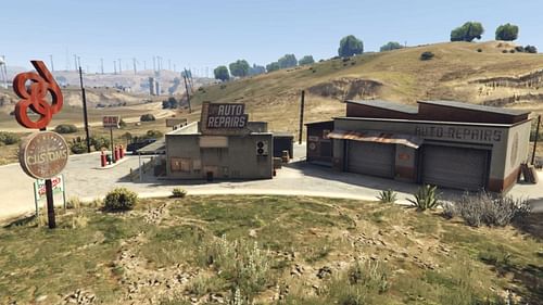 You can enter the mechanic’s office in Blaine County (Image via GTA Wiki, Rockstar Games)