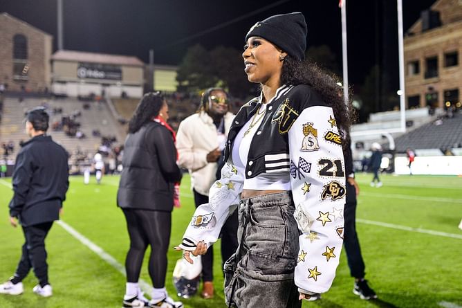 Coach Prime's daughter Deiondra flaunts her new look in black dress for award ceremony