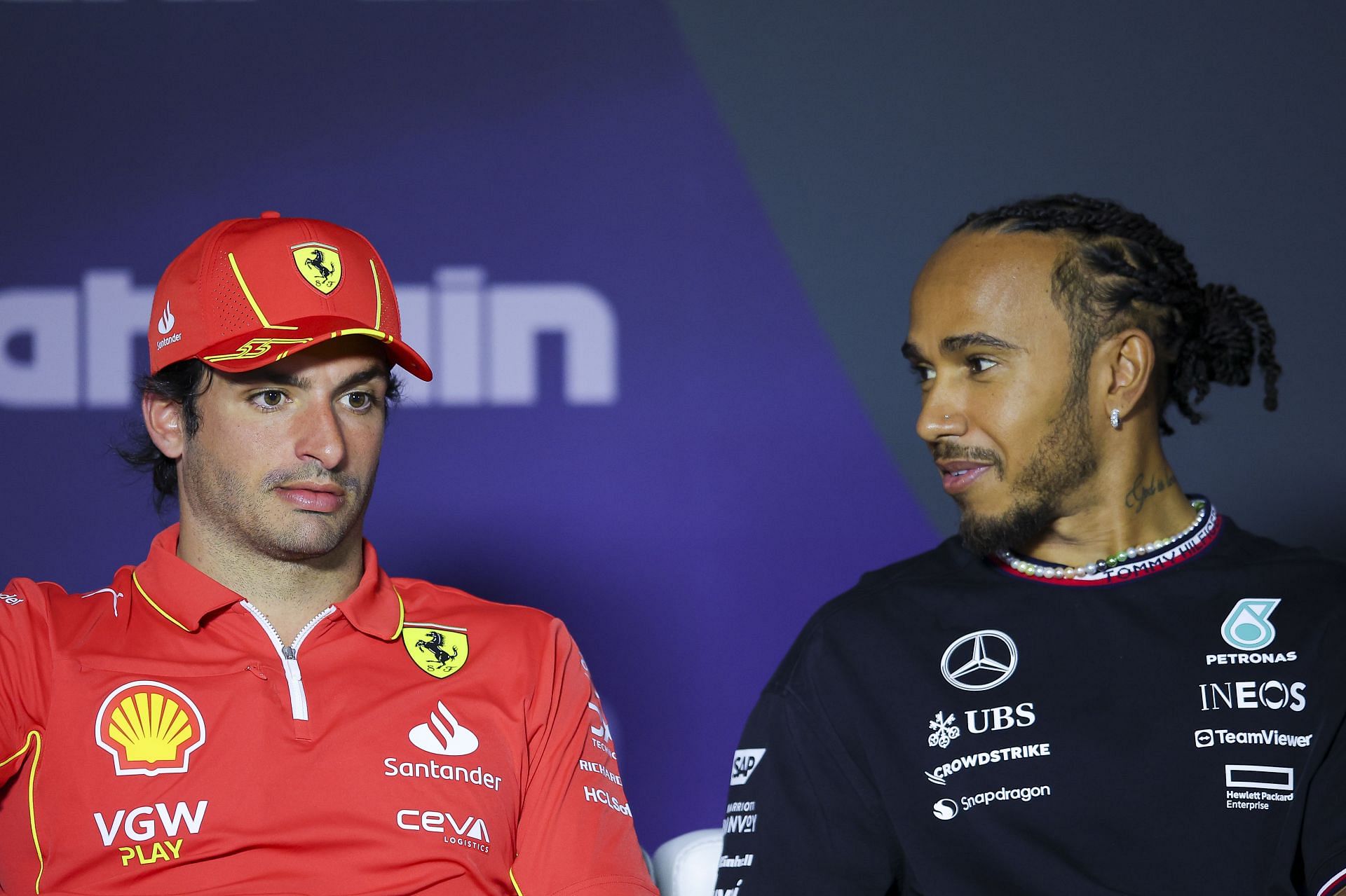 Carlos Sainz [L] Lewis Hamilton [R] (Image Source: Getty)