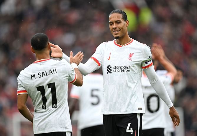"I hope this isn’t the case" - Jamie Carragher left worried as Liverpool stall Mohamed Salah and Virgil van Dijk contract talks